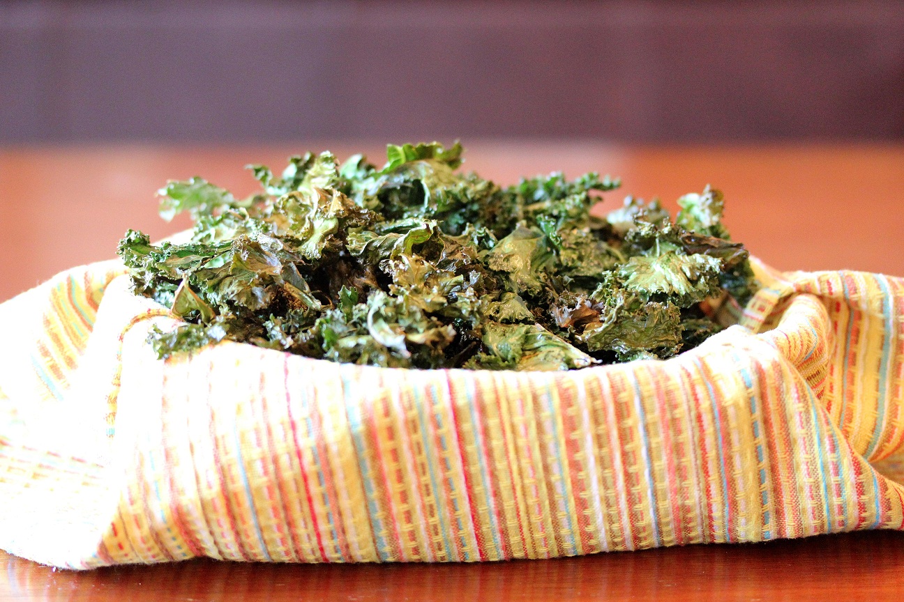 Baked Crispy Garlic Kale Chips