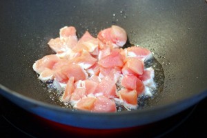 chicken cookie in wok 