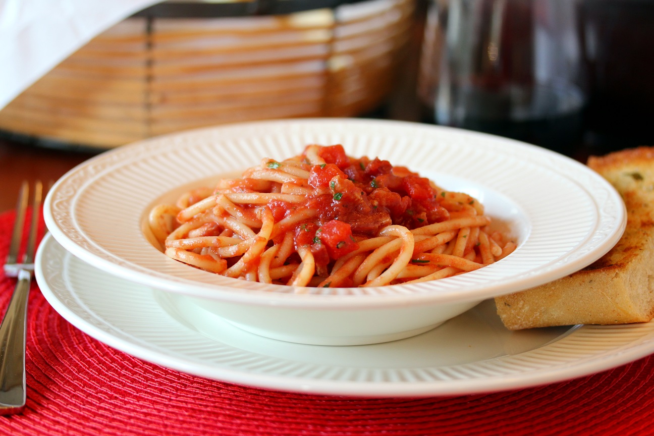 Plated bucatini all'amatriciana