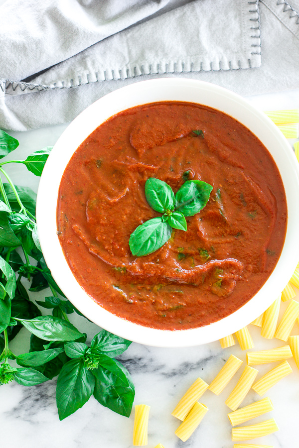 Fresh Tomato Sauce in the Slow Cooker