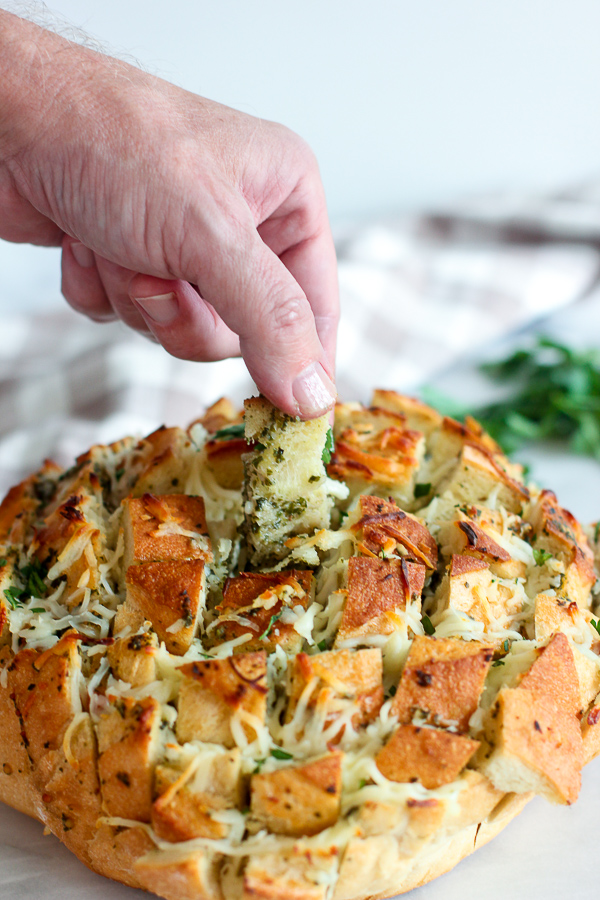 Cheesy Bloomin’ Crusty Italian Bread – Pull Apart Goodness