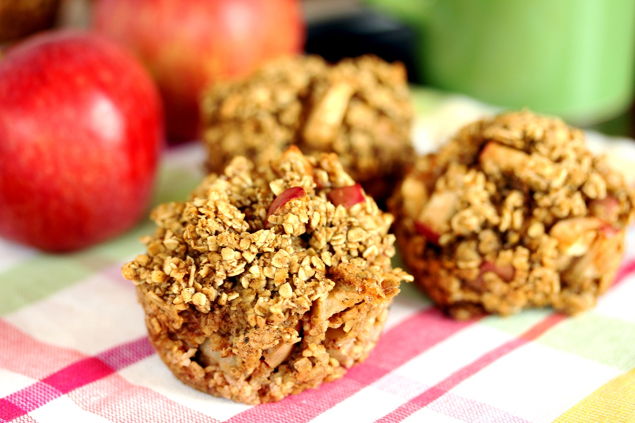 Baked Apple Cinnamon Oatmeal Muffins