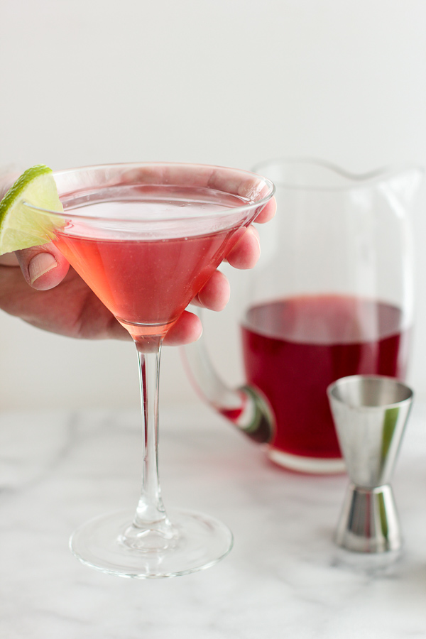 How to Make the Perfect Classic Cosmopolitan Cocktail